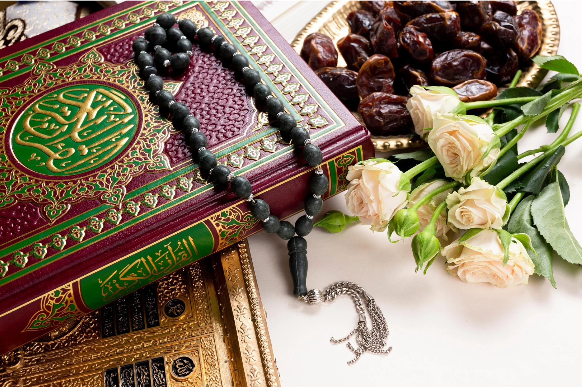 İslam'ın kutsal kitabı Kur'an-ı Kerim ve rahle